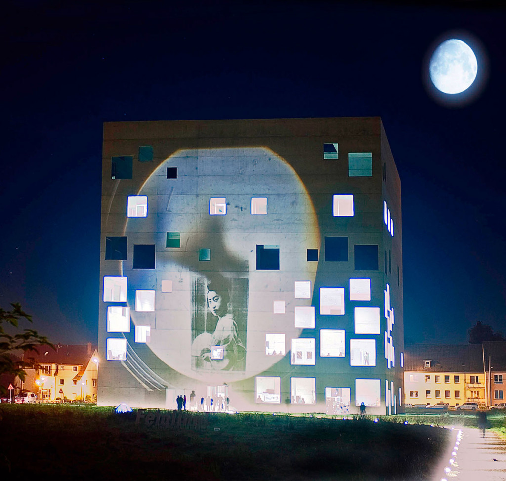 Andre Werner, The Dream Of The Japanese Beauty, SAANA Building, Zeche Zollverein, shown as part of the opening of the c.a.r. 09, the contemporary art Ruhr Foto: Matthias Duschner/Stiftung Zollverein