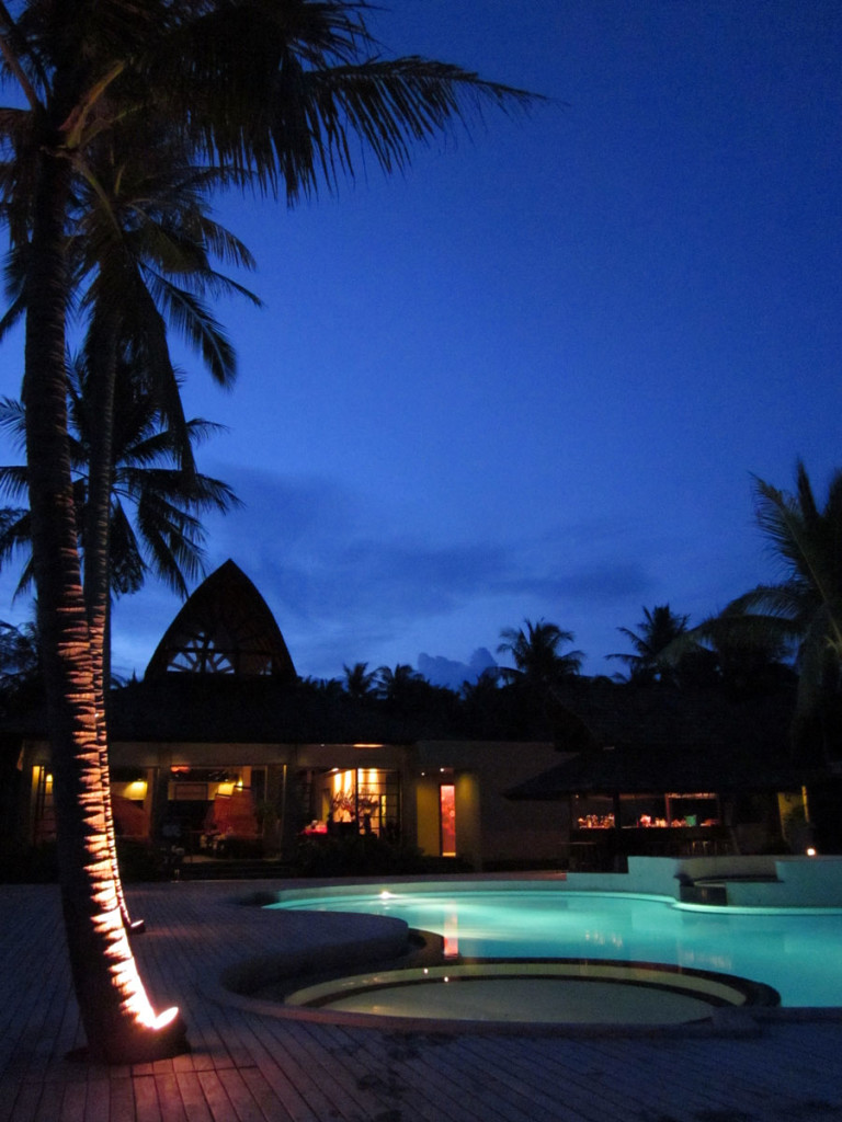 The Terrace, the restaurant of the Moevenpick Resort Laem Yai Beach Samui. photo: the art resort