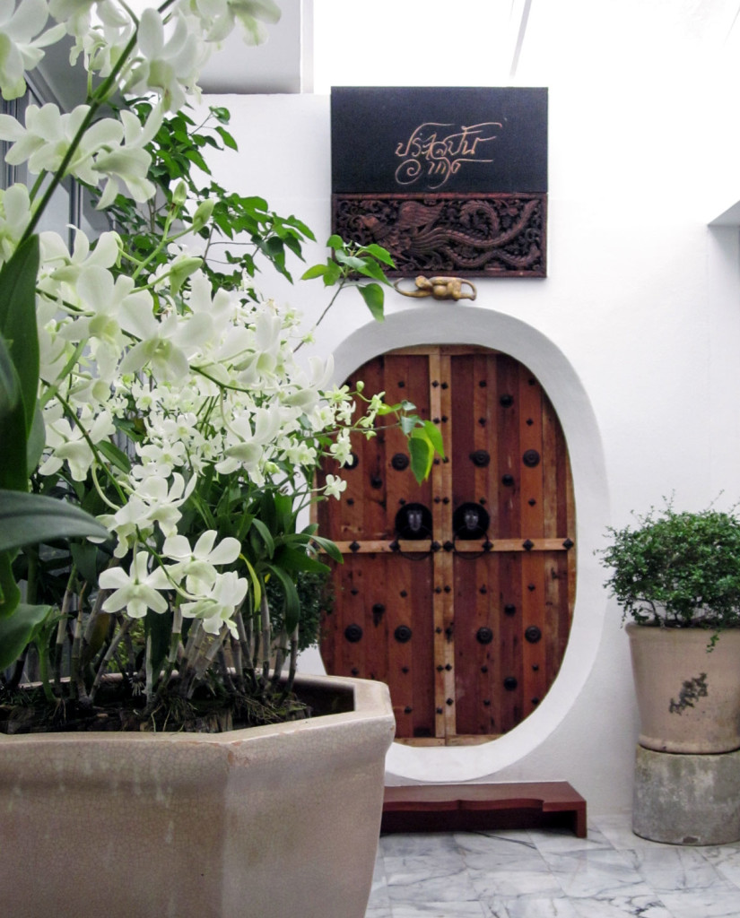 The entrance of the Inao Suite at the Muang Kulaypan beach resort, Samui. photo: the art resort.