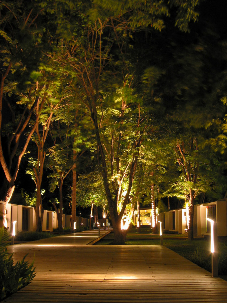 Night shot of the walkway to the beach at the X2 beach resort Koh Samui. photo: the art resort.