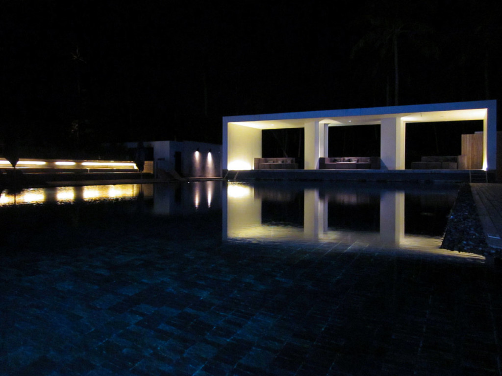 Tropical blue. The main pool of the X2 beach resort Koh Samui. photo: the art resort.