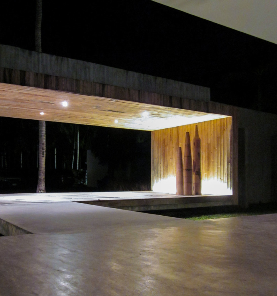 The main entrance of the X2 beach resort Koh Samui. photo: the art resort.