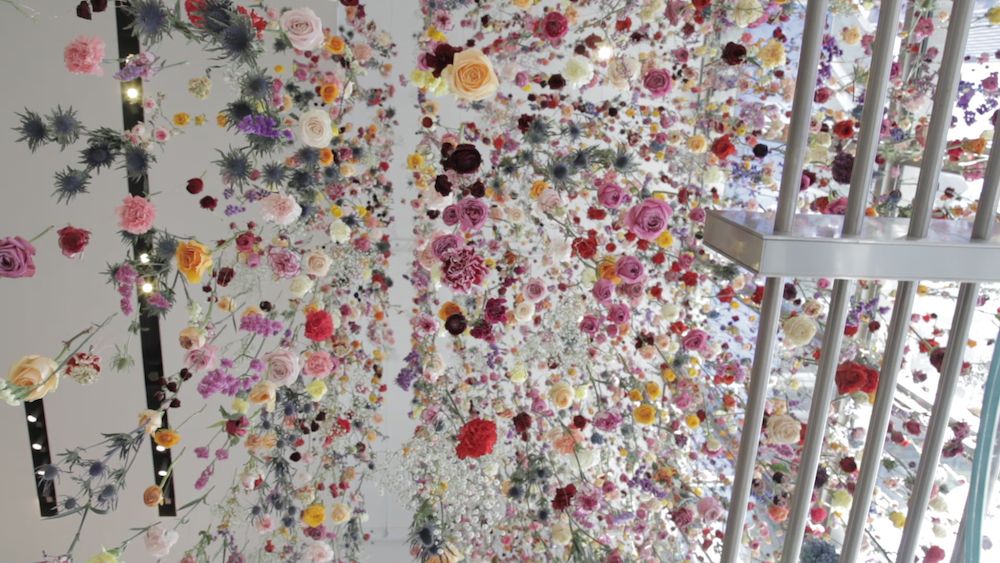 Rebecca Louise Law, Flowers 2015: Outside In (2015), the Viacom building, Times Square, New York. Photo: Rebecca Louise Law.