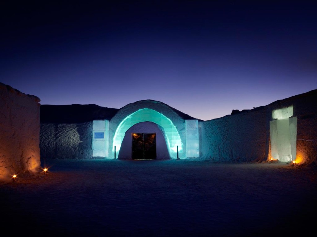 The iconic ICEHOTEL entrance Photo: Leif Milling