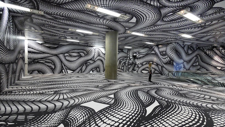 MSU, museum of contemporary art Zagreb, 2014 Peter Kogler’s geometric patterns transform flat, white walls into dizzying underground tunnels. 